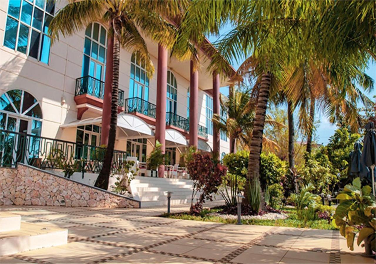 Le Grand Hotel Diego Antsiranana Exteriör bild